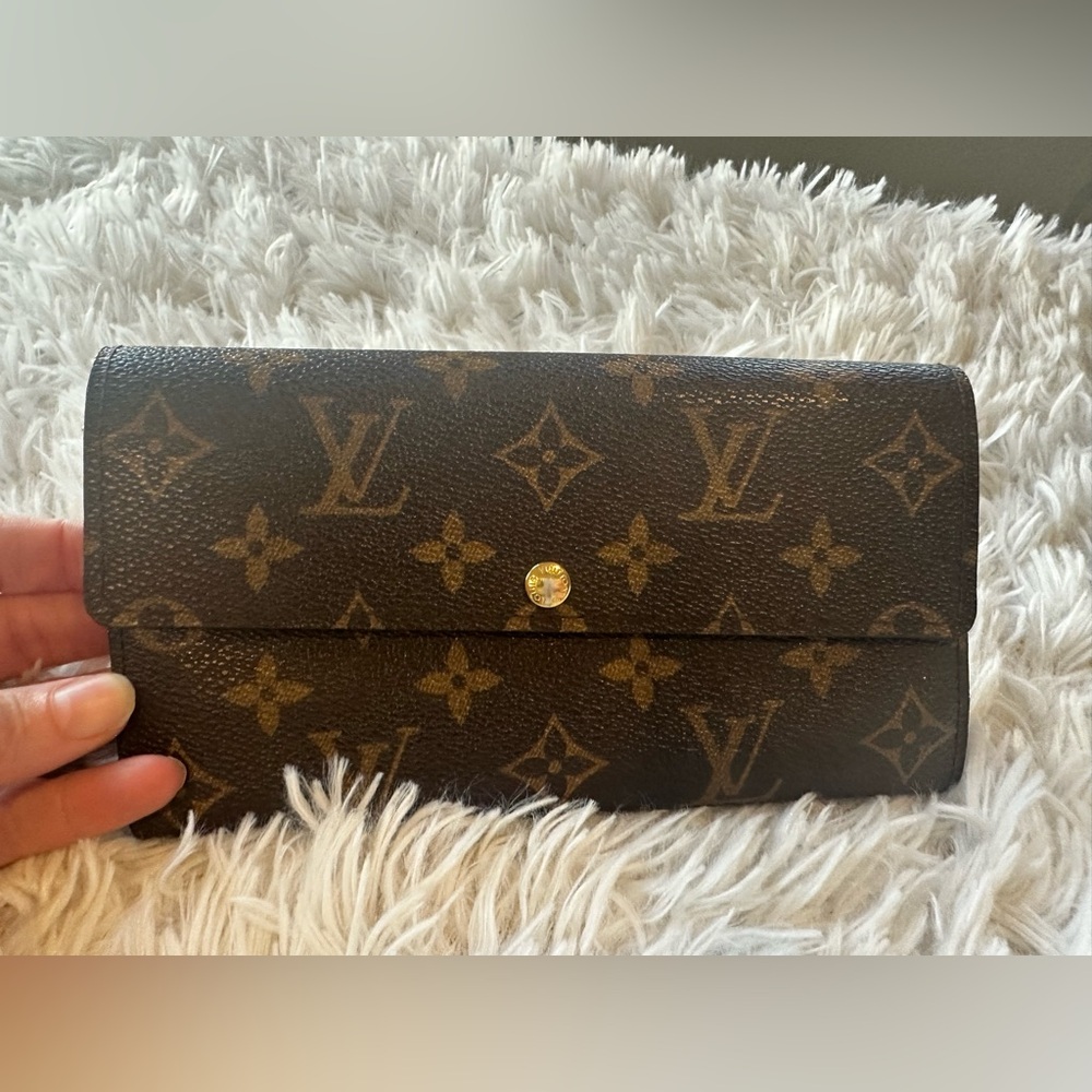 Louis Vuitton Monogran Sarah Wallet
